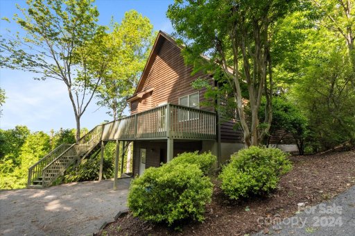 111 Sequoyah Hills Drive