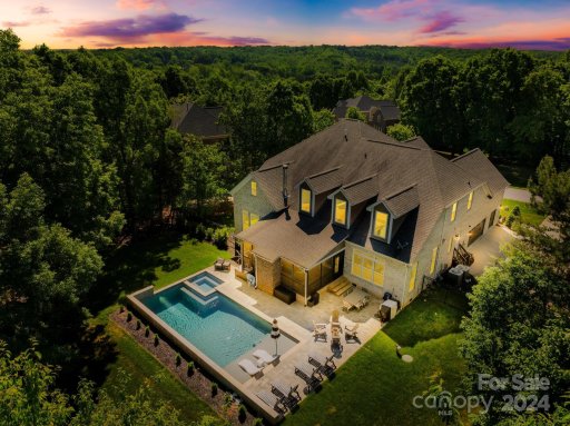 233 Walking Horse Trail