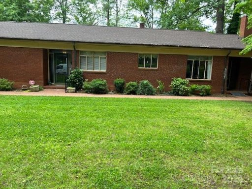 731 N Oakwood Drive