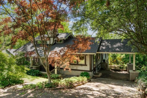 48 Lee Avenue