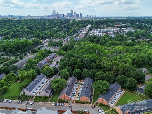 1318 Green Oaks Lane