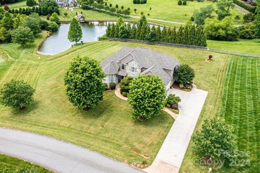 5873 Bakers Point
