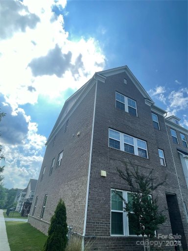 7961 Reunion Row Drive