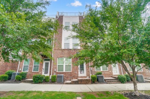 425 E 16th Street