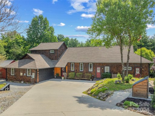 82 Hidden Knoll Drive