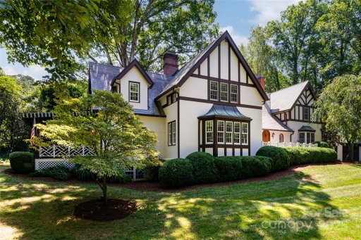 384 Vanderbilt Road