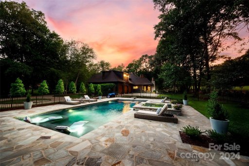 1020 Dan Maples Drive