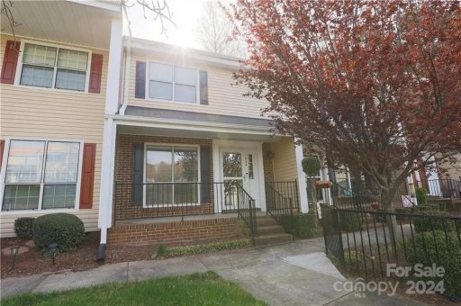 1004 Surry Lane
