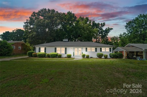 5427 Maplewood Lane