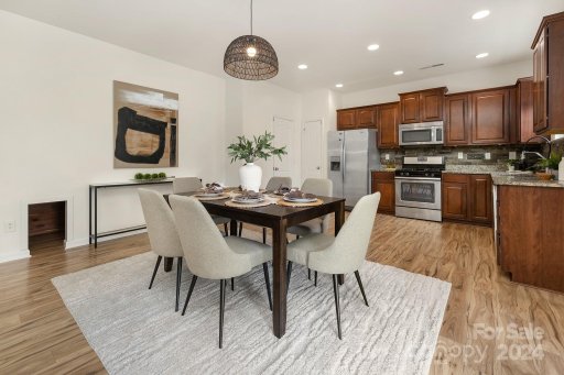 2005 Houndscroft Road