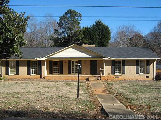 1101 Howard Circle