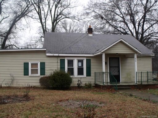 828 Gaston Street