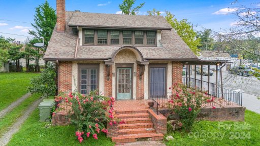 1900 1902 Arlington Place