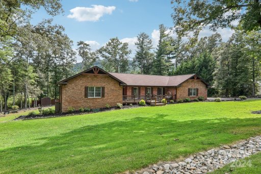 104 Robin Crest Drive
