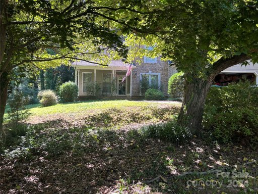 3016 Oakcroft Drive