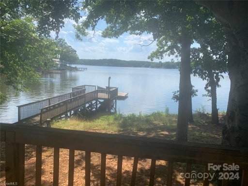 469 Shoreline Drive