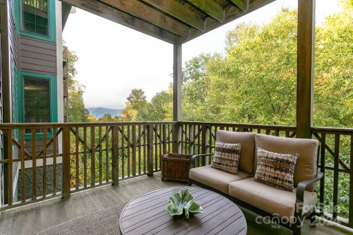 222 Creekside Way D/102