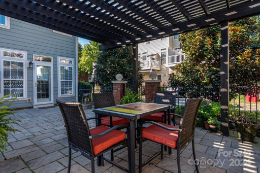 438 Magnolia Street