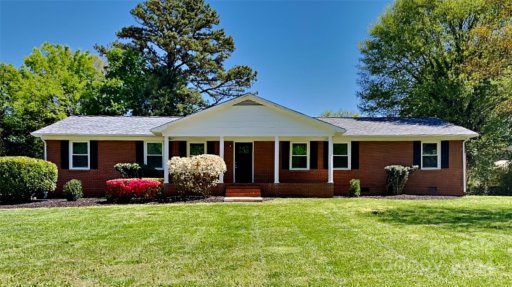 706 Willow Lane