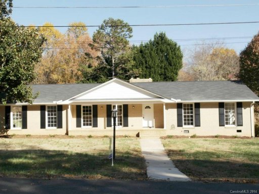 1101 Howard Circle