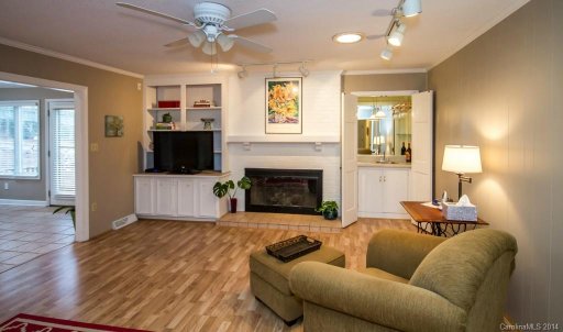 4001 Bridgewood Lane