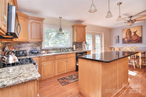 21248 Ravenwood Road