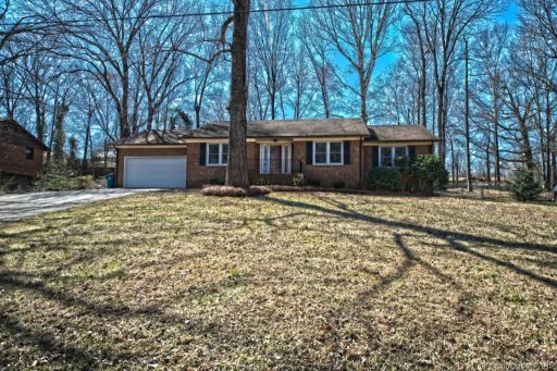 211 Hillcrest Drive