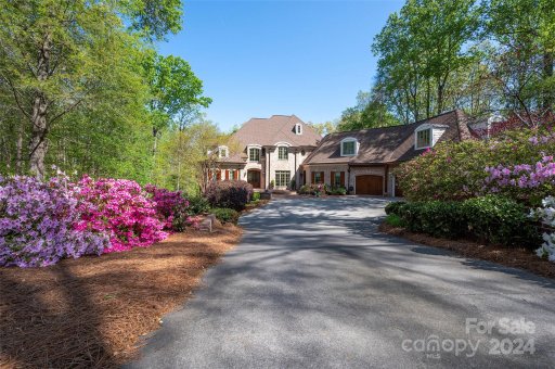 287 James Way