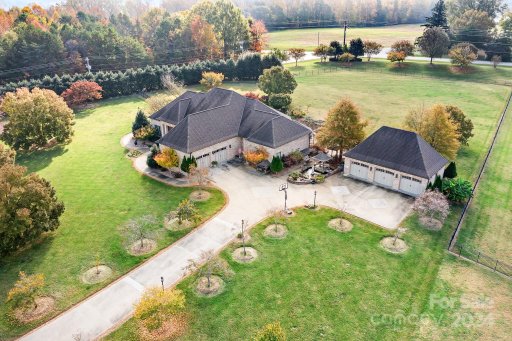 113 Winding Brook Way
