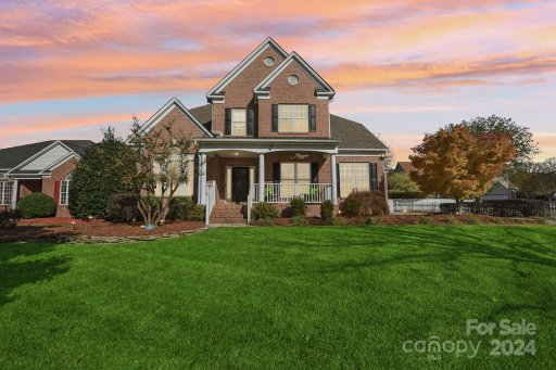 528 Southern Oak Avenue