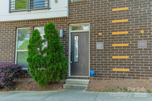 947 Warren Burgess Lane