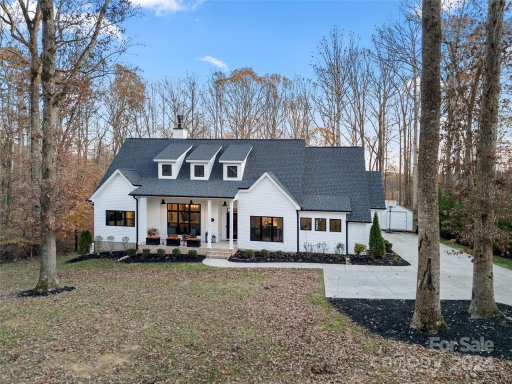 7313 Mockingbird Lane