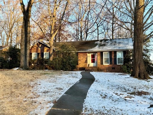 905 Stoney Crest Court