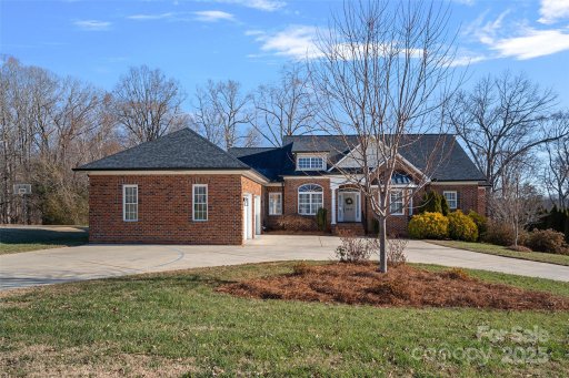 2635 Queens Drive