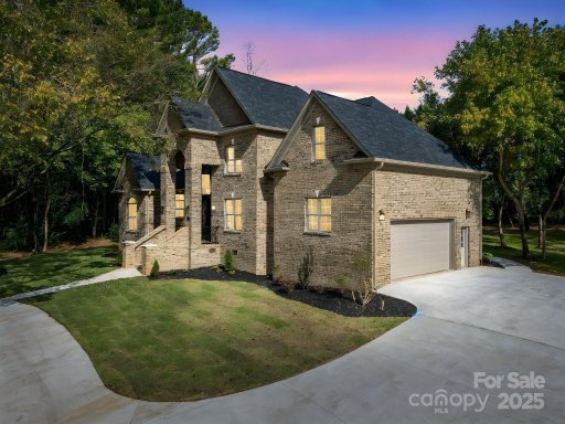 209 E Glenview Drive