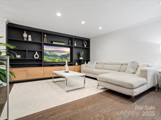 7314 Entwhistle Court