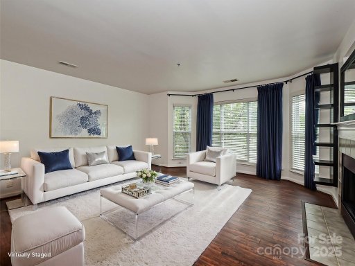 521 N Graham Street 2B