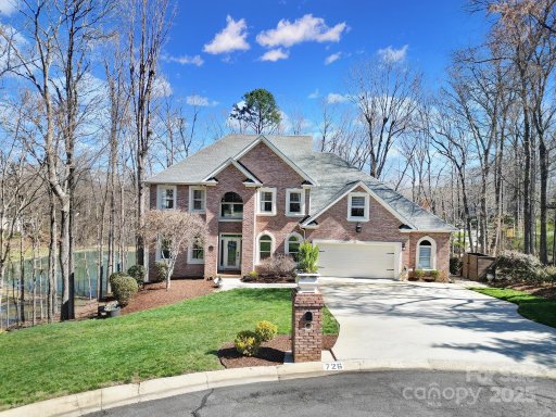 726 Amberly Crossing
