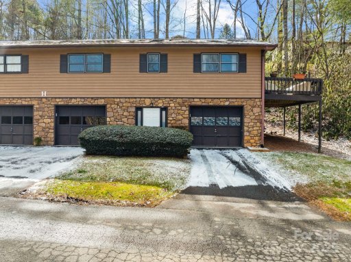 121 View De Lake Drive