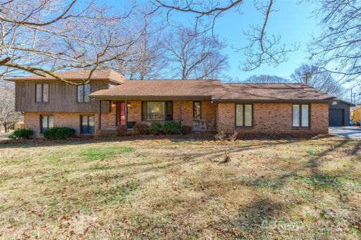 1226 Twin Lakes Road