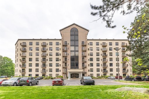 211 Heritage Boulevard 108