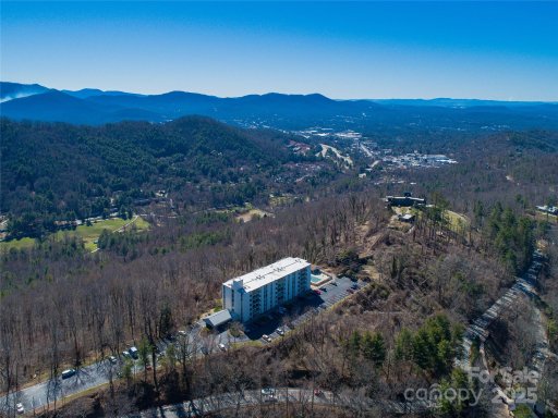 647 Town Mountain Road 106
