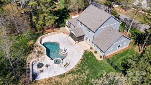 125 Arrow Point Lane