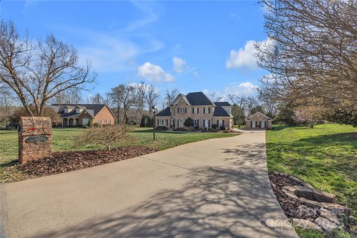 1033 Willow Creek Drive