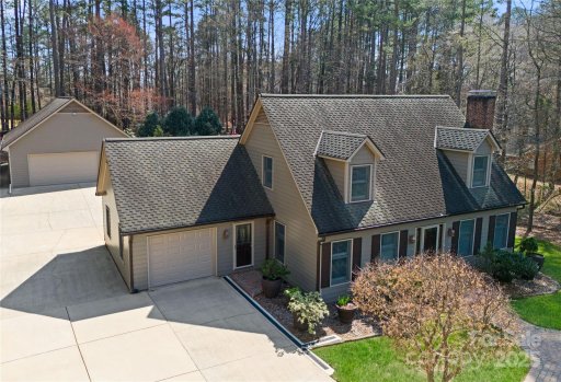 8909 Chinaberry Lane