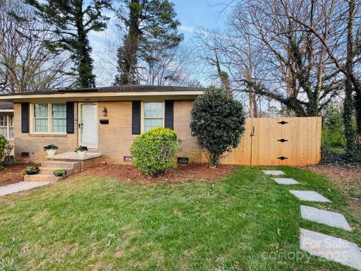 4805 Horizon Circle
