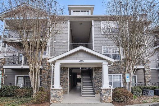 300 Vista Lake Drive 207