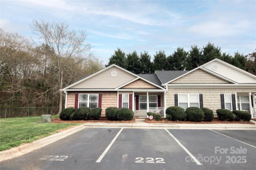 222 Baldwin Court