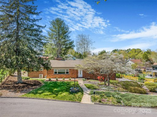 15 Ginell Circle