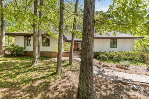21 Hollyberry Woods